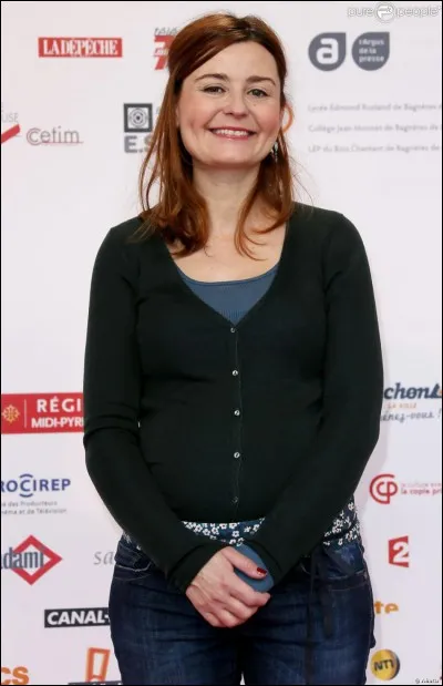 Comment s'appelle son amie ?