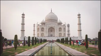 En français, que signifie Taj Mahal ?