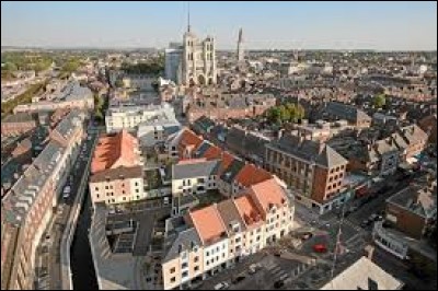 Dans quel département se trouve la ville d'Amiens ?