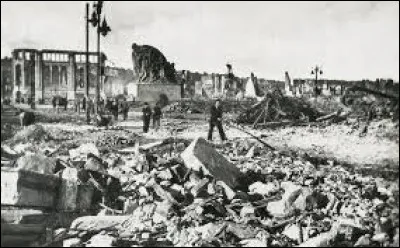 Quelle est cette ville, écrasée sous les bombes le 5 septembre 1944, la plus détruite de France ?