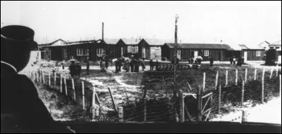 Cette ville du Loiret a abrité un camp d'internement pour les Juifs arrêtés lors des rafles. De juin à septembre 1942, 6000 Juifs en sont partis pour Auschwitz. Quelle est cette ville ?