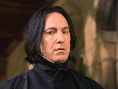 Lors du premier cours de potions donné aux élèves de première année, le professeur Rogue dit qu'il peut leur apprendre à enfermer quelque chose de bien particulier dans un flacon ; de quoi s'agit-il ?