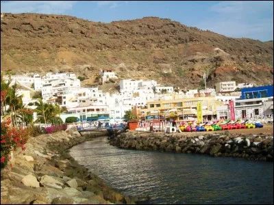 Tels des prisonniers ayant purg&eacute; leur peine.