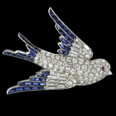 Qui chantait "A son front, brillant de mille feux, l'oiseau roi portait un diamant bleu" ?