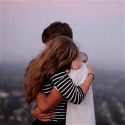 Dans une des histoires, Ki tombe amoureux d'une fille. Comment s'appelle-t-elle ?