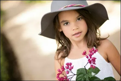 Comment s'appelle cette fille ?