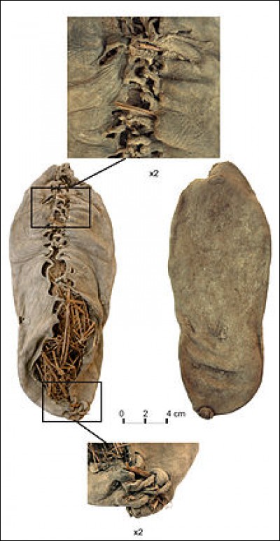 Quel est l'âge de la plus vieille chaussure, découverte dans une grotte en Arménie ?