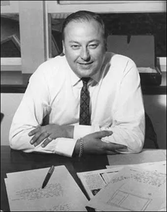 Le scnariste se nomme :