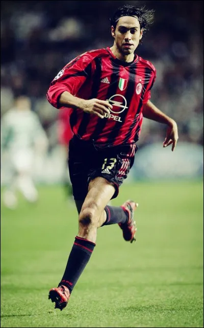 Quel est le poste favori d'Alessandro Nesta ?