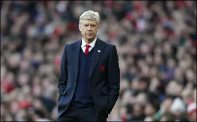En quelle année Arsène Wenger a-t-il remporté son premier championnat d'Angleterre avec Arsenal ?