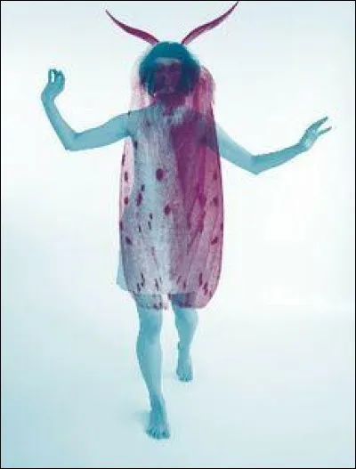 Créature hybride née de l'union entre Échidna et Typhon et sur de Cerbère. Qui est-elle ?