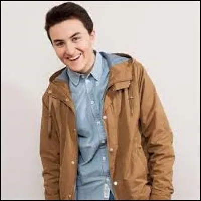 Combien a-t-il mis de coussins dans son trampoline, dans une vidéo ?