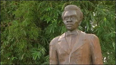 Quelle épice n'arrivait-on pas à produire sur l'île Bourbon malgré de nombreuses tentatives, avant que ne soit découvert un procédé de pollinisation en 1841 grâce à un jeune esclave nommé Edmond Albius (1829-1880) ?