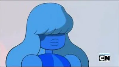 Sur quelle main la gemme de Saphir se situe-t-elle ?