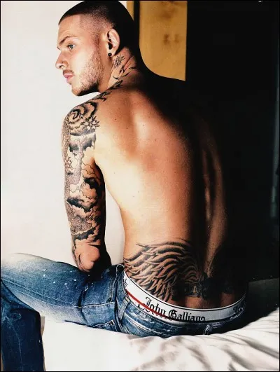 Combien de tatouages a M Pokora ?