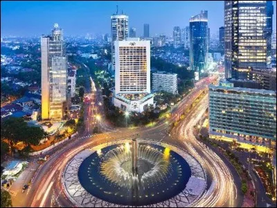 Quelle est la ville principale de l'île de Java ?