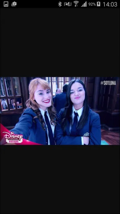 Quel est le nom des amies d'Ámbar ?