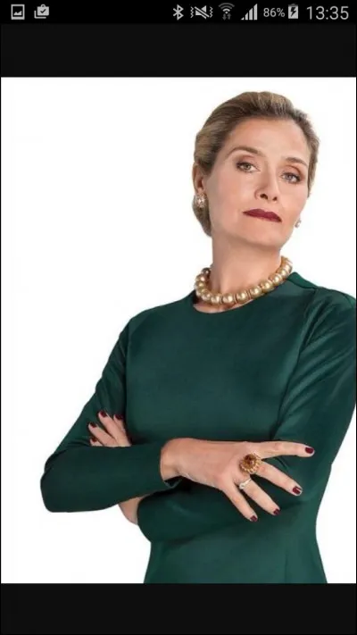 Qui est Sharon Benson ?