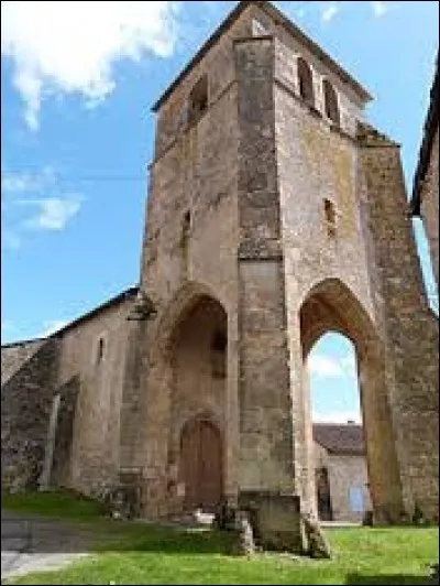 Je vous pr&eacute;sente le clocher porche de Toulonjac. Commune Aveyronnaise, elle se situe dans l'ancienne r&eacute;gion ...
