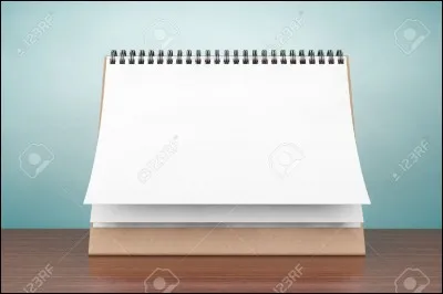 J'ai toutes mes feuilles en janvier, mais une seule en décembre. 
Que suis-je ?