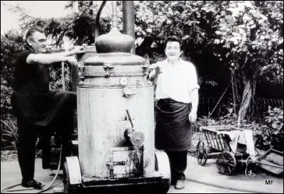 Que faisait l'aumussier ?