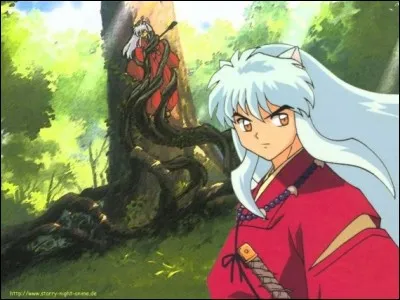 Comment Inuyasha était-elle scellée à l'arbre sacré ?