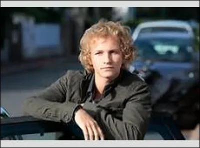 Qui est Julien pour Clem ?