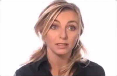 Comment se prénomme le copain de Camille au club de yoga ?