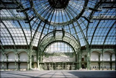 Le Grand Palais a été construit pour mettre en valeur l'industrie française. Quand ?