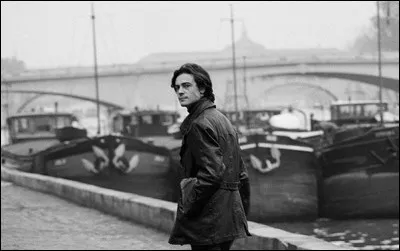 Ce chemin de fer maintenant désaffecté accroit souvent la nostalgie de Modiano, voici ...