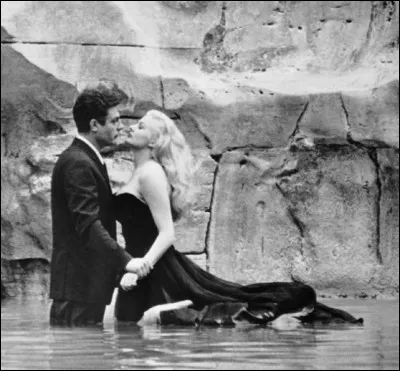 Qui a réalisé le film "La Dolce Vita"?