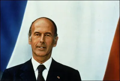 Il est, en mai 1981, le premier président sortant battu à l'élection présidentielle. Que fait-il au lendemain de l'élection ?