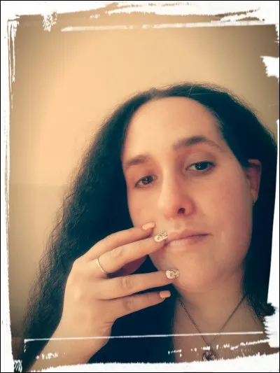 Quel est le nom de votre administratrice du groupe facebook "Voyance, medium et paranormal"?