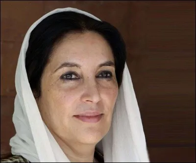 Benazir Bhutto, premier ministre du Pakistan est assassinée ce 27 décembre à Rawalpindi. C'était en ...?
