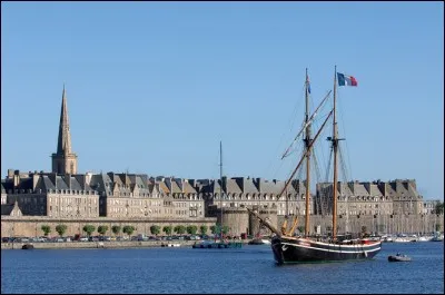 François-René de Châteaubriand est une figure emblématique de la ville de ...