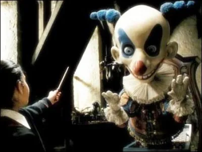 Quel sortilège a permis de transformer cet épouvantard en clown ?