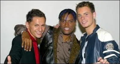 Comment se nomment les chanteurs avec qui il forme le groupe ?