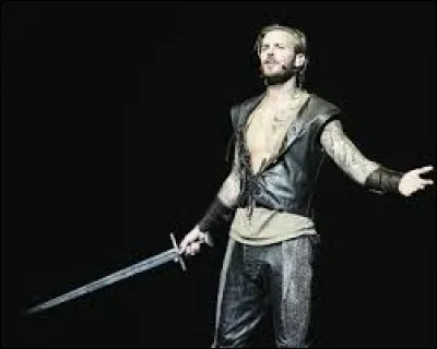 Quelle comédie musicale a-t-il intégrée ?