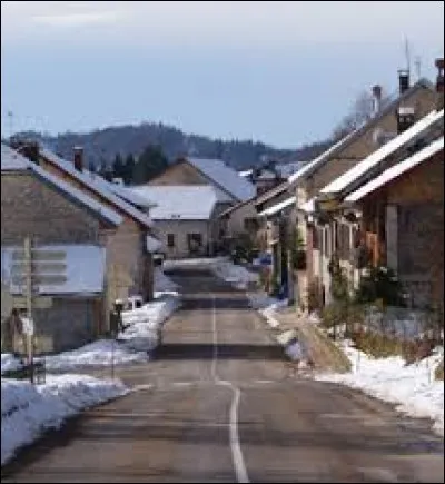 Nous traversons en ce moment le village franc-comtois de La Rixouse. Nous sommes dans le département ...