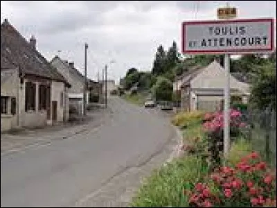 Nous sommes à l'entrée de Toulis-et-Attencourt. Village Axonais, il se situe en région ...