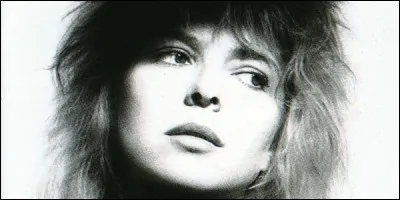 "J'ai ton coeur qui tape Qui cogne dans mon corps et dans ma tete I'ai des images qui s'entetent. J'ai des ondes de chaleur et comme des cris de douleur Qui circulent dans mes veines.." : quel est le titre de ce succès de France Gall en 1987 ?