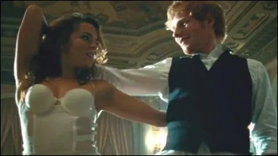 Continue la chanson : "people fall in love in mysterious ways"...