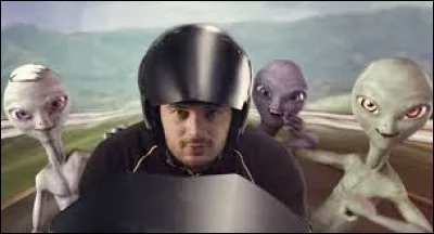 Quel rappeur surnomme-t-on la machine ?