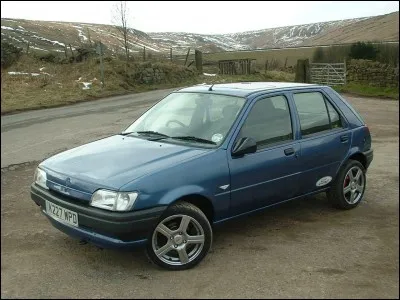 Voici la 3e génération de notre Ford nommée "Ford MkIII".
En combien de portes cette carrosserie est-elle disponible ?