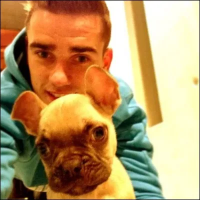 Comment s'appelle son chien ?