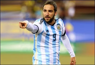 Dans lequel de ces clubs Higuain n'a-t-il jamais joué ?