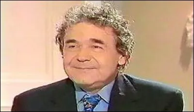 Sur le même thème de l'extrême droite, Pierre Perret chante en 1998 "Sait-on pourquoi, un matin, Cette bête s´est réveillée Au milieu de pantins Qu´elle a tous émerveillés En proclamant partout, haut et fort "Nous mettrons l´étranger dehors" Puis cette ogresse aguicheuse Fit des clones imitatifs..." Quel est le titre ?