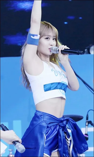 Que s'est-il passé dans l'émission "Sixteen" ?