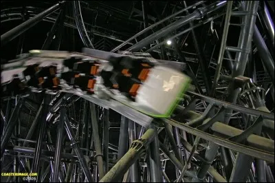 Quel est ce coaster ? (indice à cause de la photo qui n'aide pas beaucoup : Lim launched indoor).