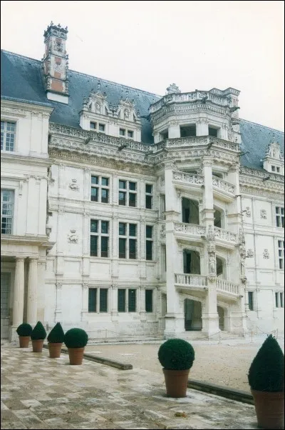 Sa préfecture est Blois. Son nom provient de deux rivières le traversant. Quel est ce département ?